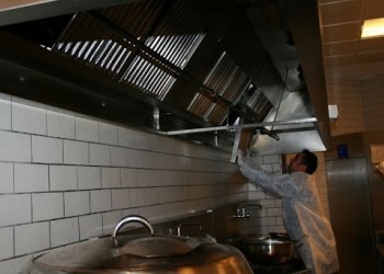 Restaurant ve Otel Bacalarında Yağlı Kanal Temizliğinin Önemi ve İzmir’de Profesyonel Hizmet